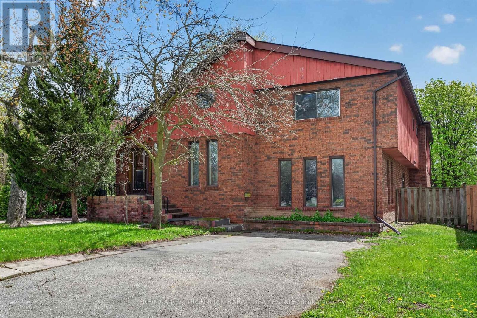 Property Photo:  309 Hillcrest Avenue  ON M2N 3P5 
