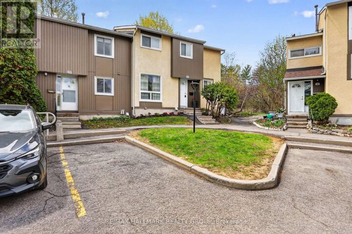 Property Photo:  1458 Lassiter Terrace  ON K1J 8N3 