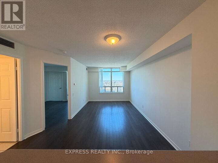 Property Photo:  8 Hillcrest Avenue 1518  ON M2N 6Y6 
