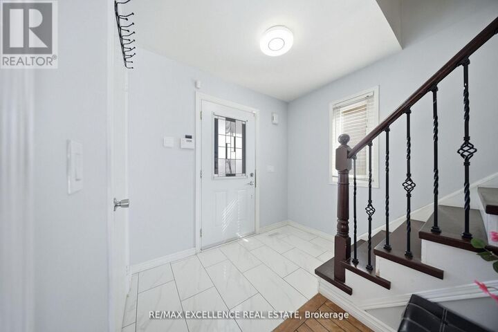 Property Photo:  46 Nectarine Crescent  ON L6S 5Z1 