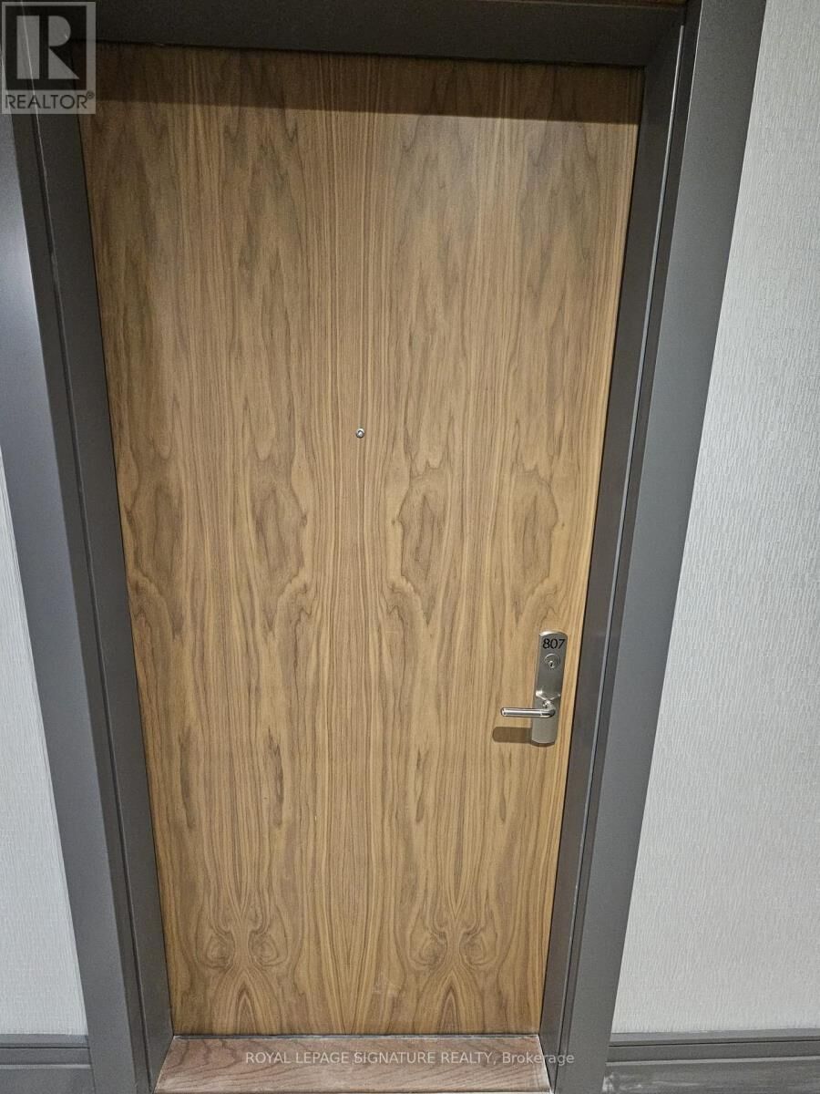 Property Photo:  27 Korda Gate 807  ON L4K 0P6 