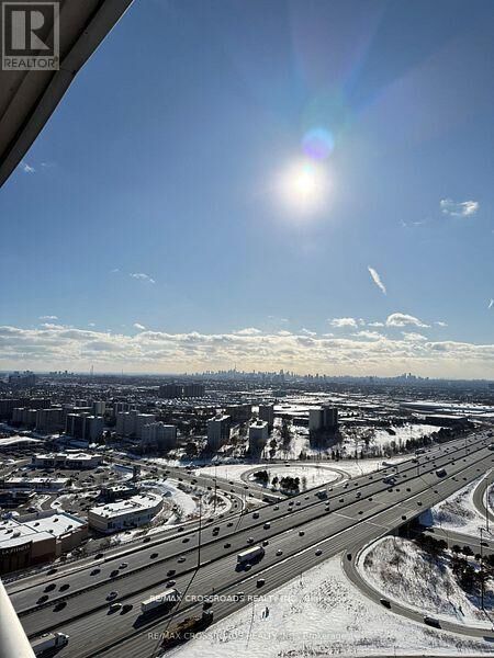 Property Photo:  125 Village Green Square 3908  ON M1S 0G3 