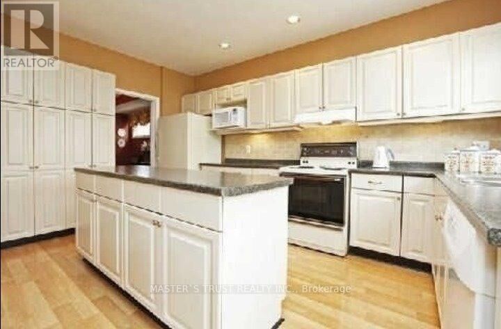 Property Photo:  73 Woodman'S Chart  ON L3R 6K8 