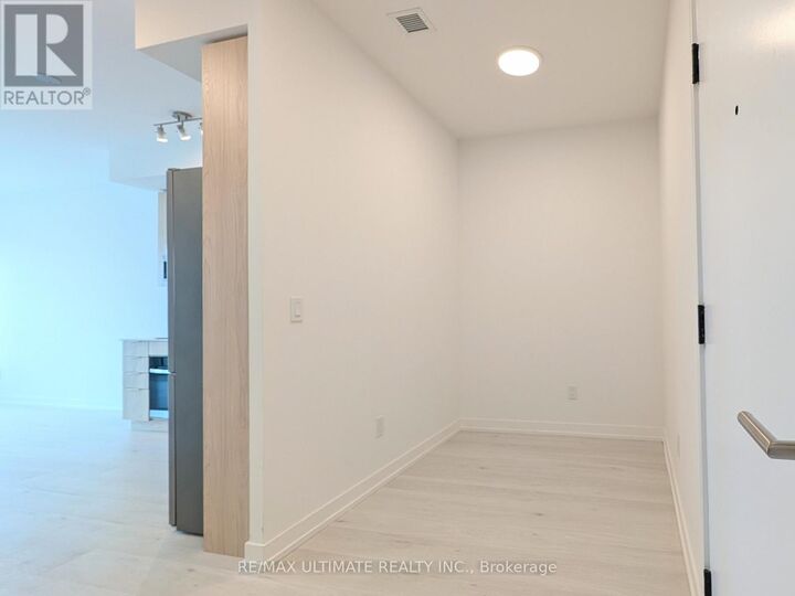 Property Photo:  2501 Saw Whet Boulevard 636  ON L6M 4G3 