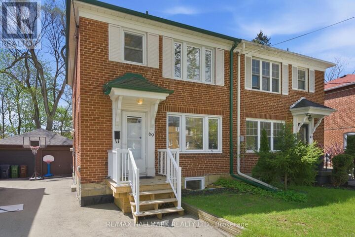Property Photo:  69 Thursfield Crescent  ON M4G 2N4 