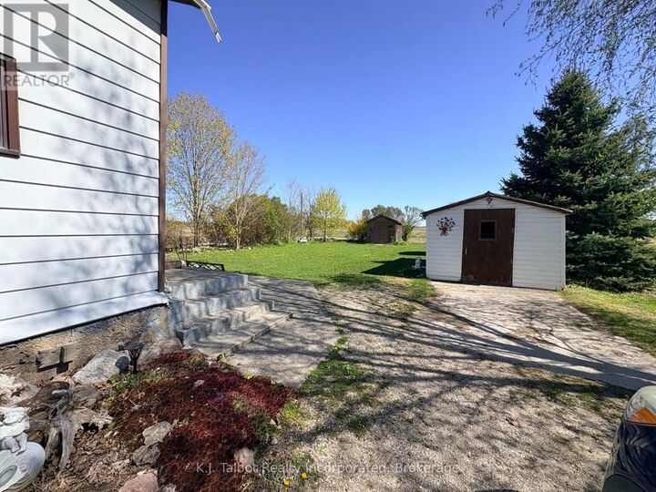 Property Photo:  32 Albert Street  ON N0M 1R0 