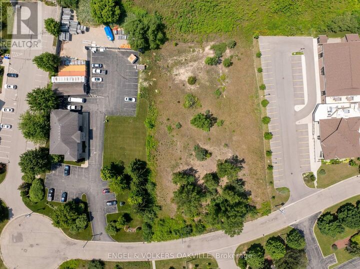 Property Photo:  18 Executive Place  ON N2P 2N4 