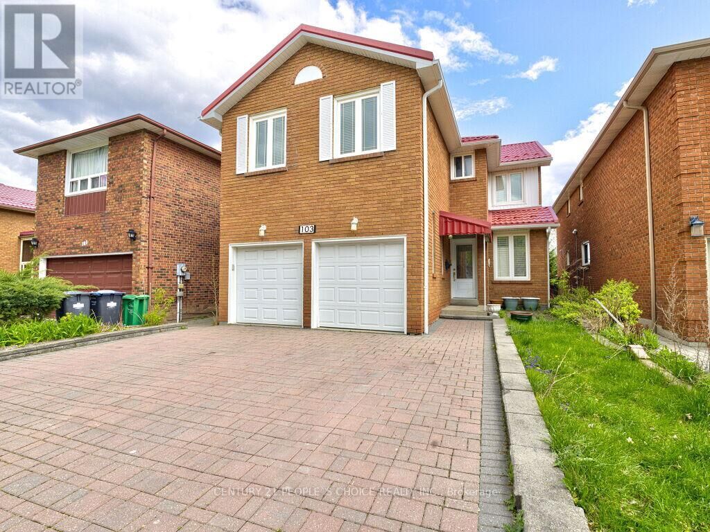 Property Photo:  103 Whitchurch Mews  ON L5A 4B2 