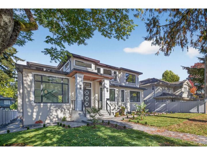 Photo de la propriété: 12893 107 Avenue BC V3T 2E8