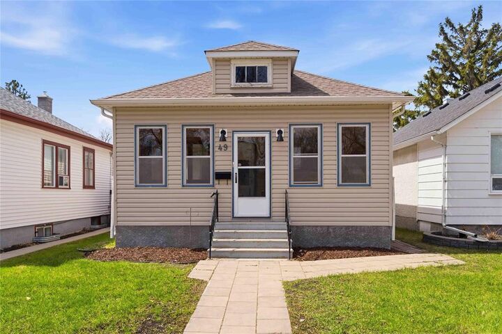 Property Photo: 49 Lloyd Street MB R2H 1Y6