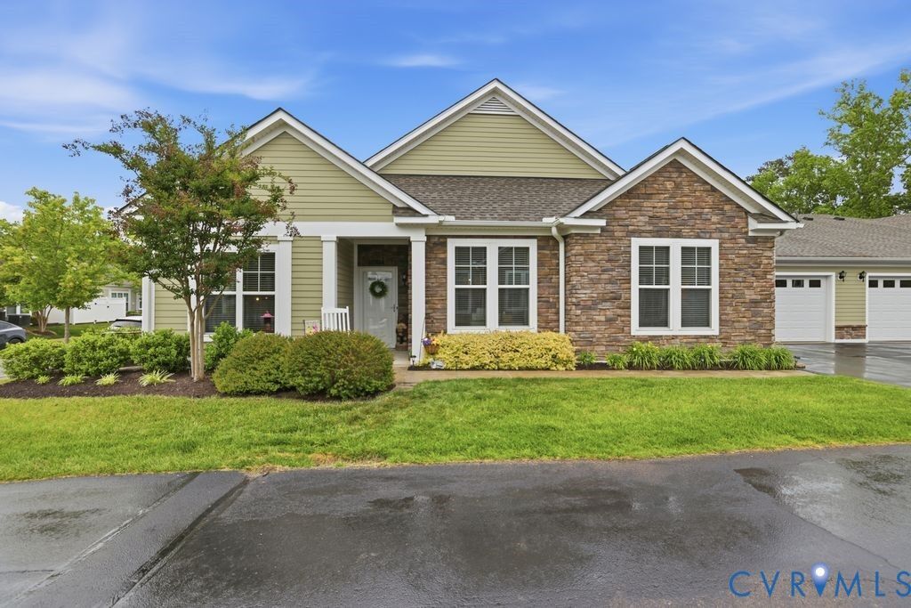 Property Photo:  7521 Ashlake Commons  VA 23832 
