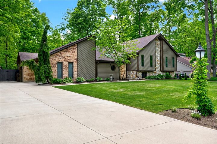 Property Photo:  212 Walnut Grove Drive  OH 45458 
