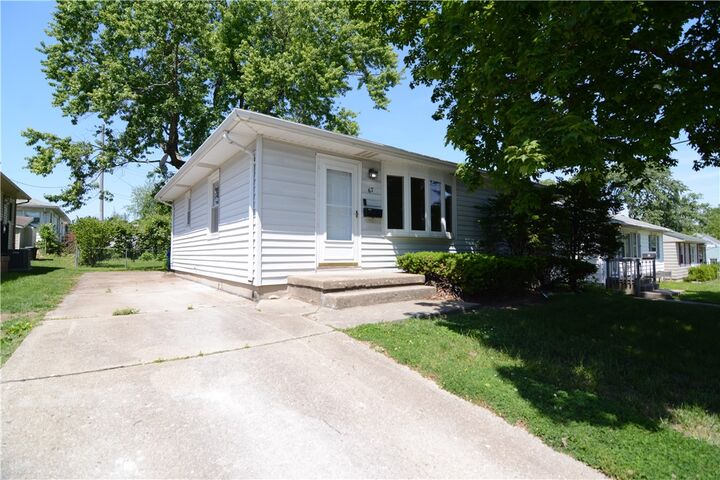 Property Photo:  67 Maple Court  IL 62526 