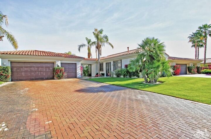 Property Photo:  104 Loch Lomond Road  CA 92270 