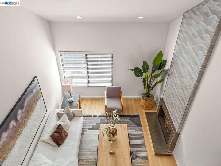 Property Photo: 34219 Kenwood Dr CA 94555