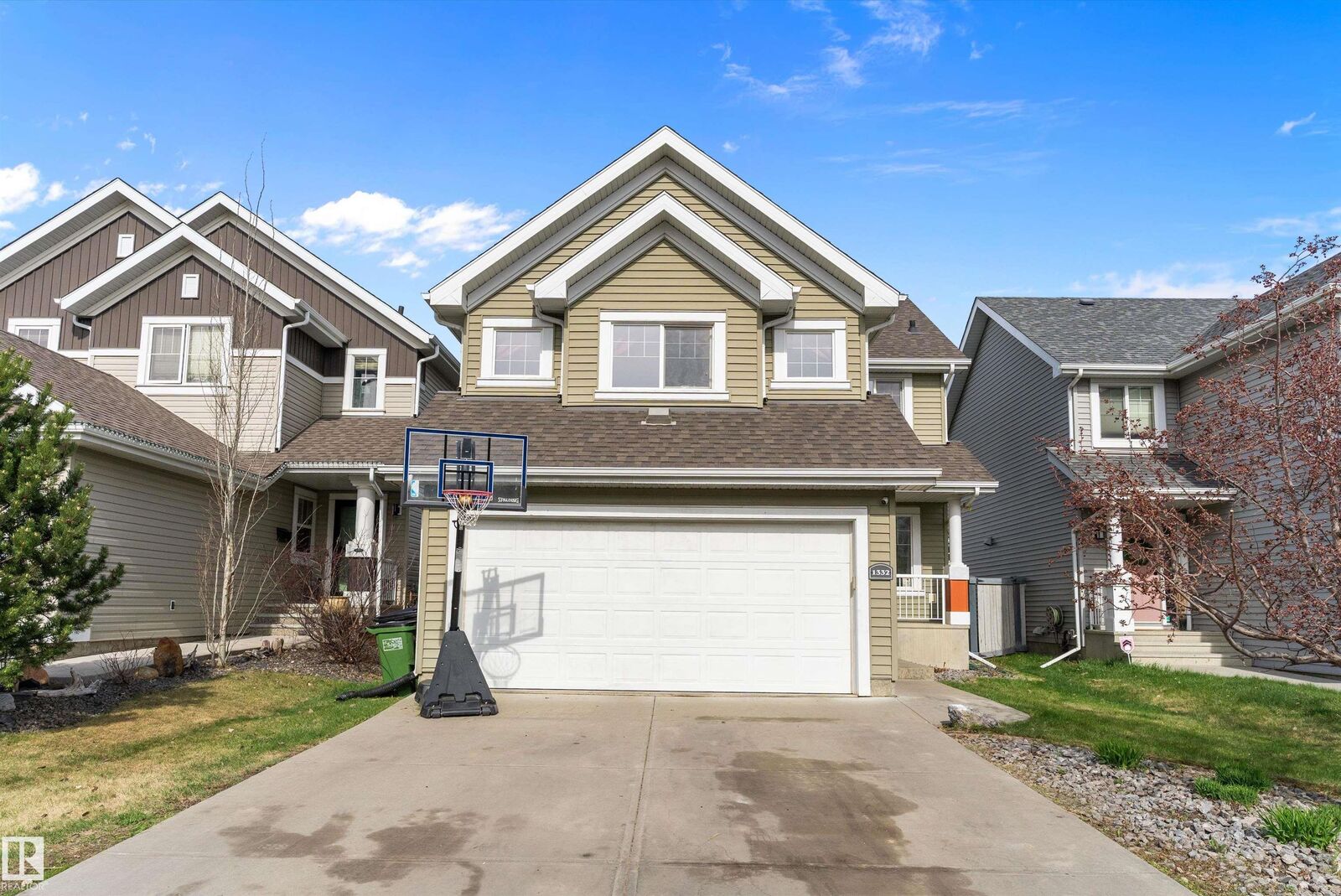 Property Photo:  1332 72 Street SW  AB T6X 0H2 