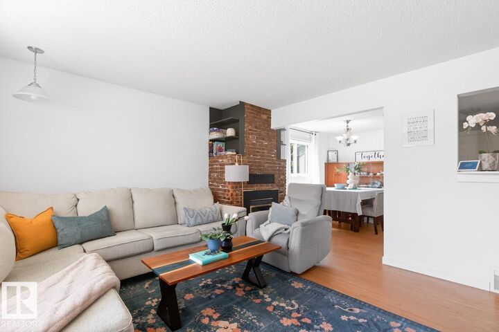 Property Photo:  33 Mission Street  AB T8A 0V6 