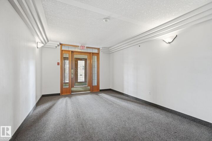 Property Photo:  10827 85 Avenue NW 204  AB T6E 2L2 