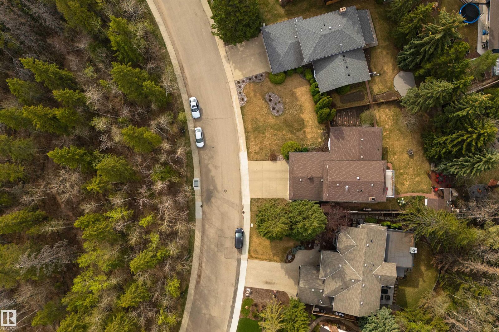 Property Photo:  206 Wolf Willow Crescent NW  AB T5T 1T2 