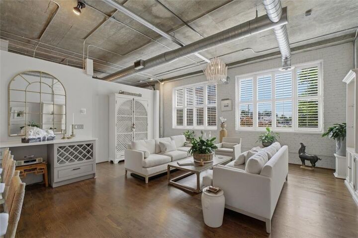 Property Photo:  3235 Roswell Road NE 402  GA 30305 
