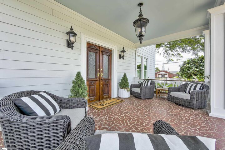 Property Photo:  109 W Curtis Street  SC 29681 
