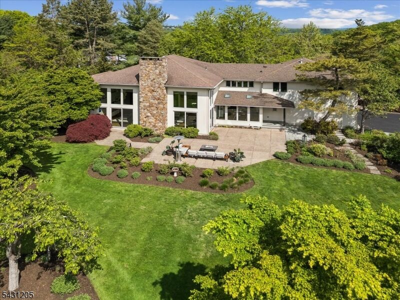 Property Photo:  39 Eagle Nest Rd  NJ 07960 