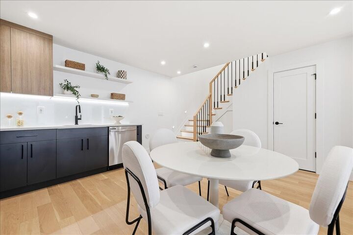 Property Photo: 105 Laidlaw Ave 4 (Aka Adu) NJ 07306