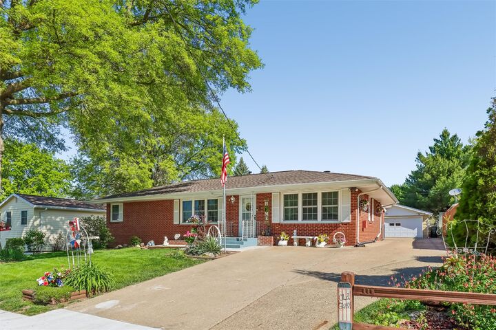 Property Photo:  118 Gepke Parkway  IA 50320 