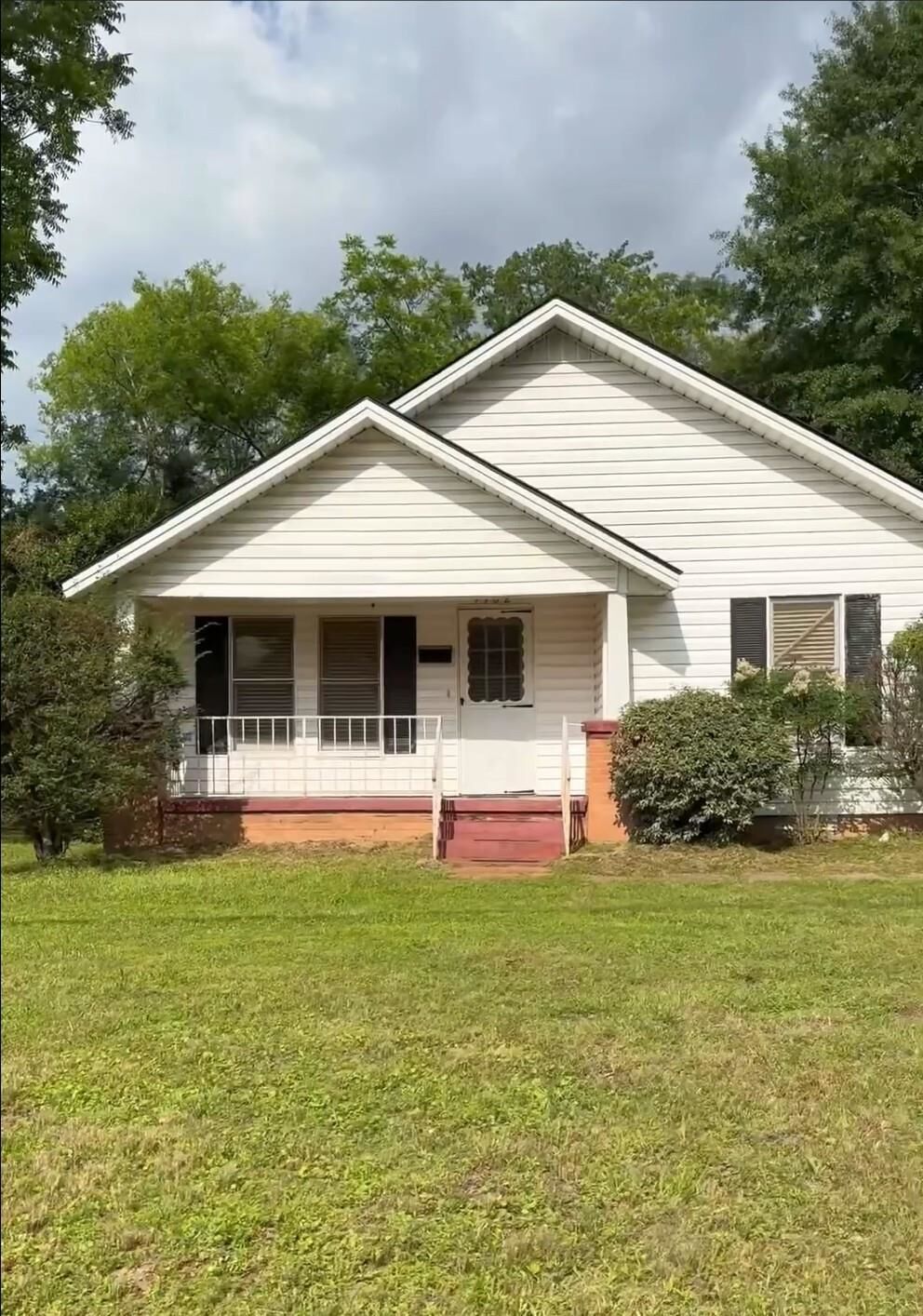 Property Photo:  1302 S Main St  TX 75654 