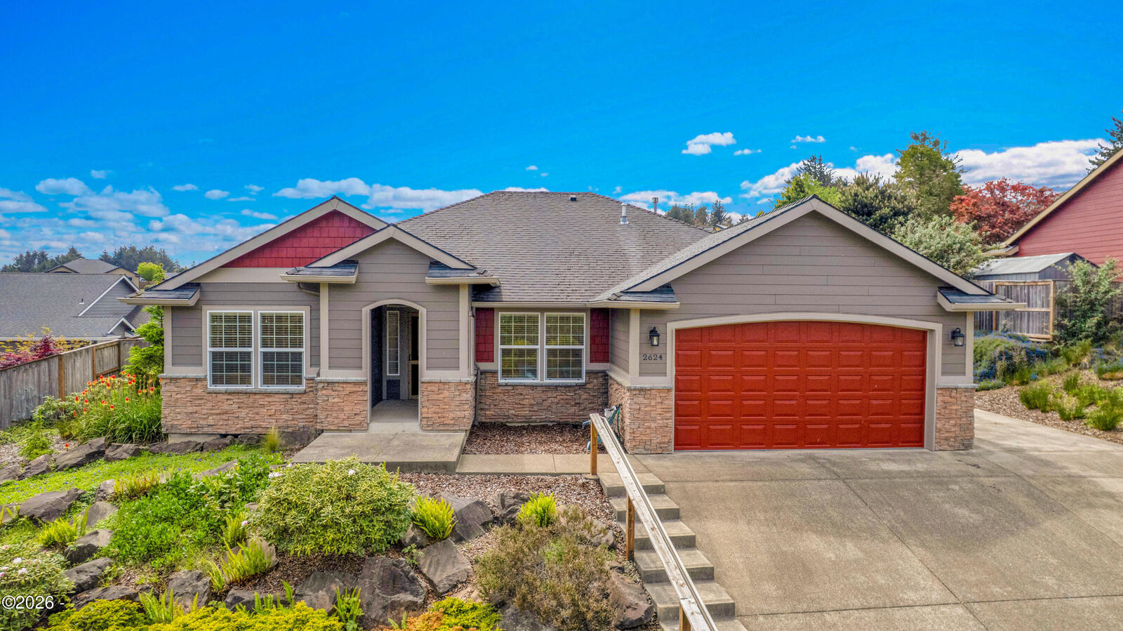 Property Photo:  2624 NE 55th Place  OR 97367 