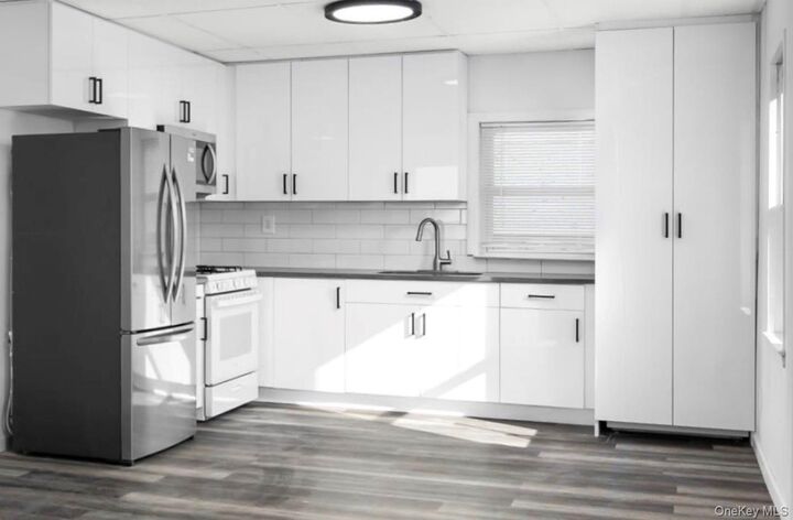 Property Photo:  332 Columbus 2  NY 10604 