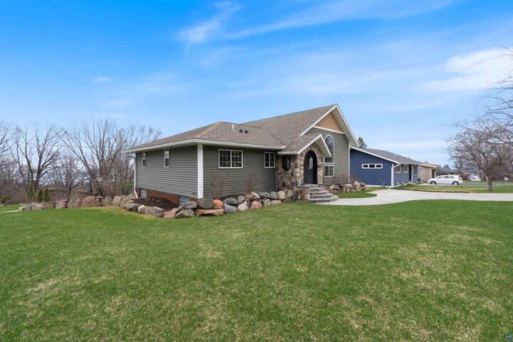 Property Photo:  1524 Boulevard Pl  MN 55811 