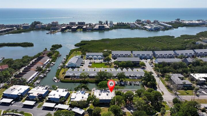 Property Photo: 9476 Tradewinds Avenue 9476 FL 33776