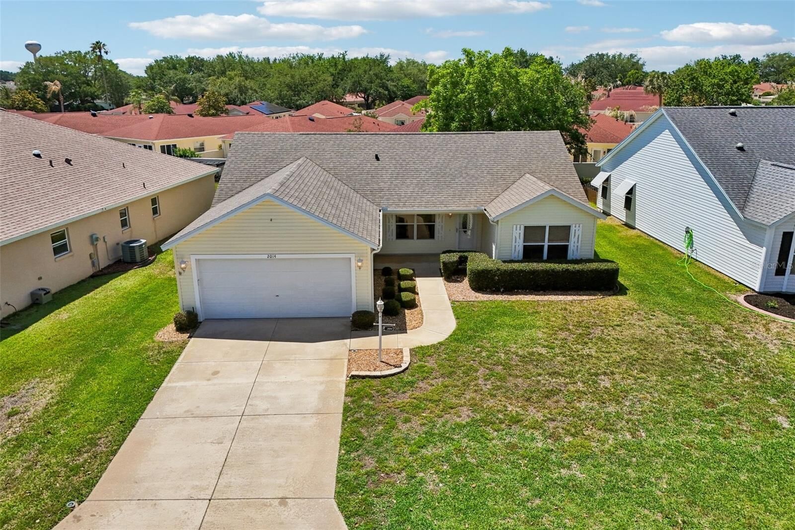 Property Photo:  2014 Santo Domingo Drive  FL 32159 