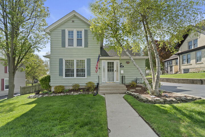 Property Photo:  424 James St  WI 53105 