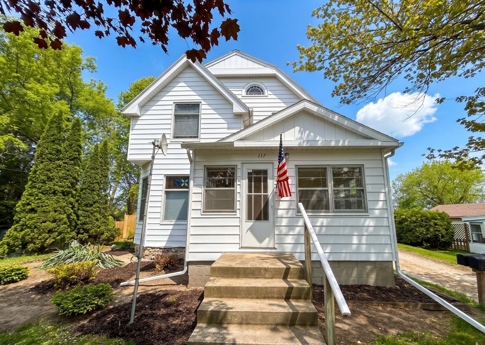 Property Photo:  117 N Weaver Avenue  MI 49412 