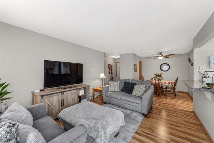 Property Photo:  1332 Cunat Court 2B  IL 60156 