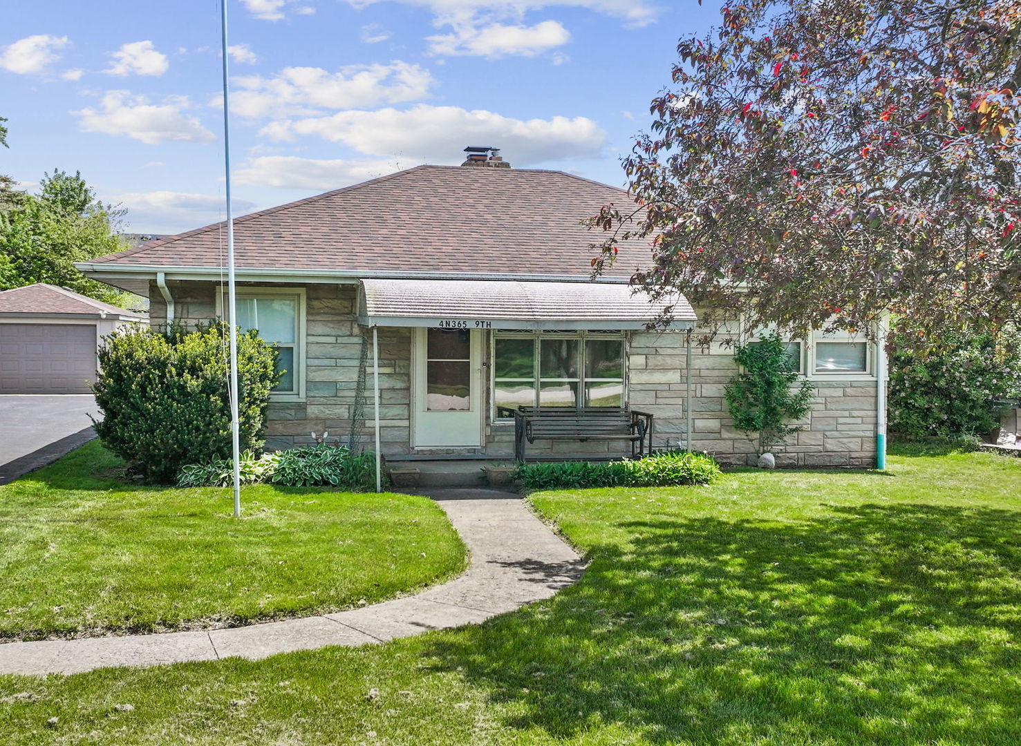 Property Photo:  4N365 9th Avenue  IL 60101 