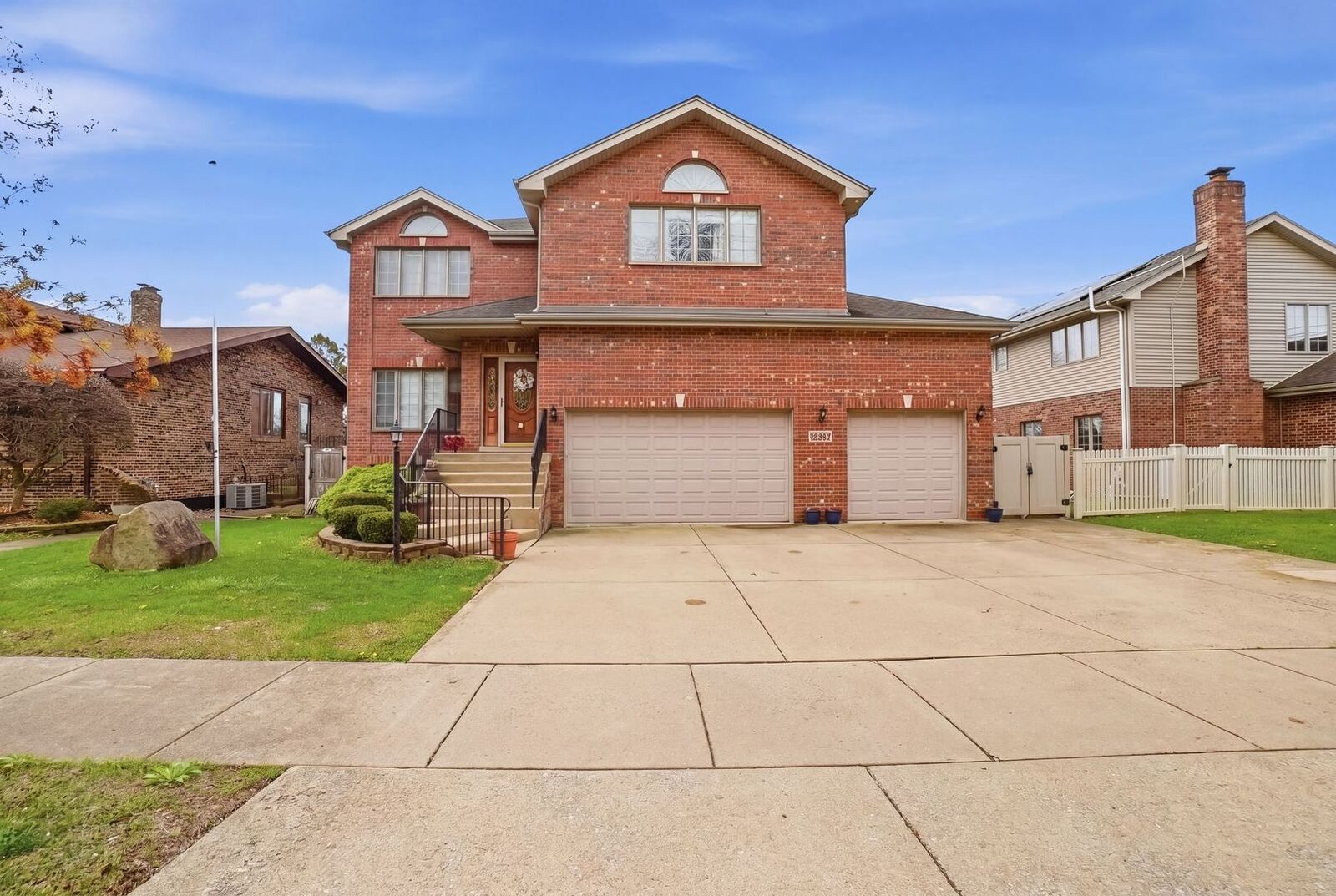 Property Photo:  5733 W 97th Street  IL 60453 