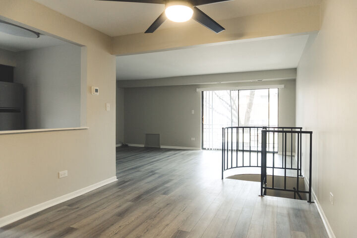 Property Photo:  6034 N Wolcott Avenue 1W  IL 60660 