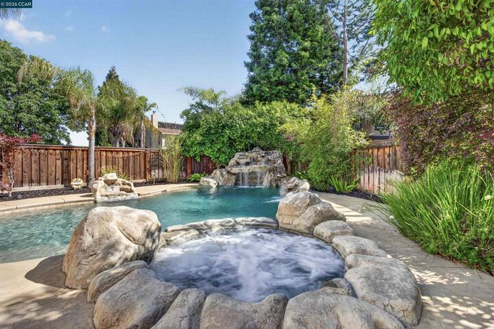 Property Photo:  858 Lindrick Ct  CA 94513 