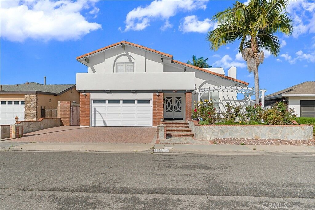 Property Photo:  19251 Worchester Lane  CA 92646 