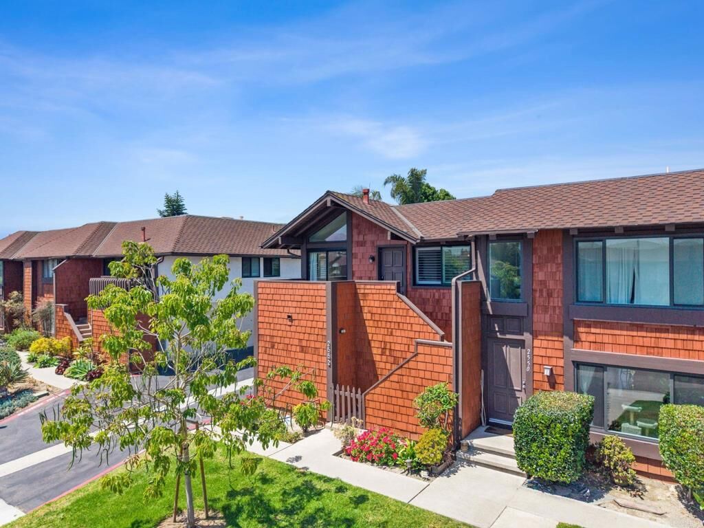 Property Photo:  2552 Ocean Cove Drive  CA 92007 