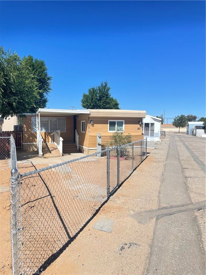 Property Photo:  17971 Jonathan Street 20  CA 92301 