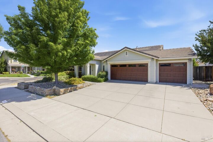 Property Photo: 1640 Folsom Downs Circle CA 95620