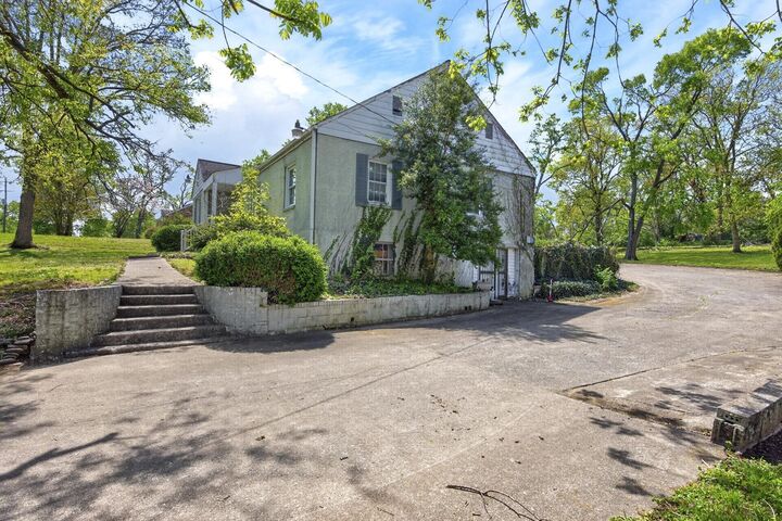 Property Photo:  118 S Graycroft Ave  TN 37115 
