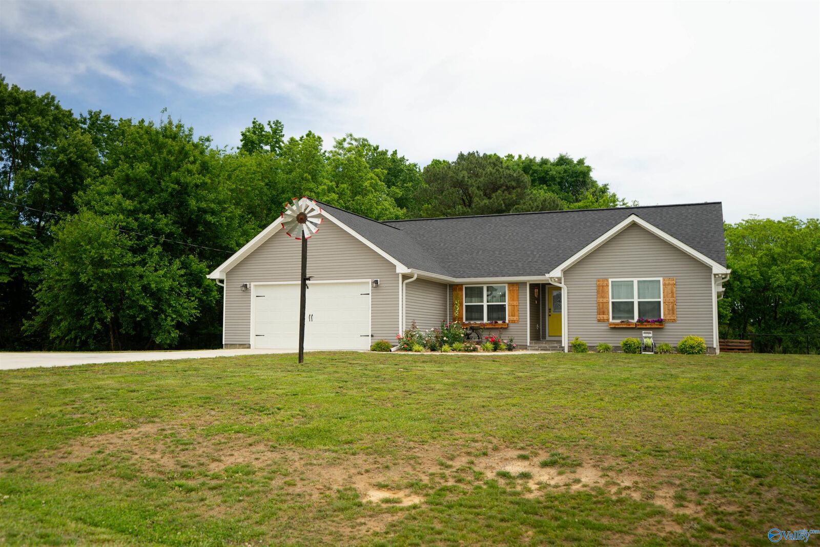 Property Photo:  208 Ky Creed Lane  AL 35986 