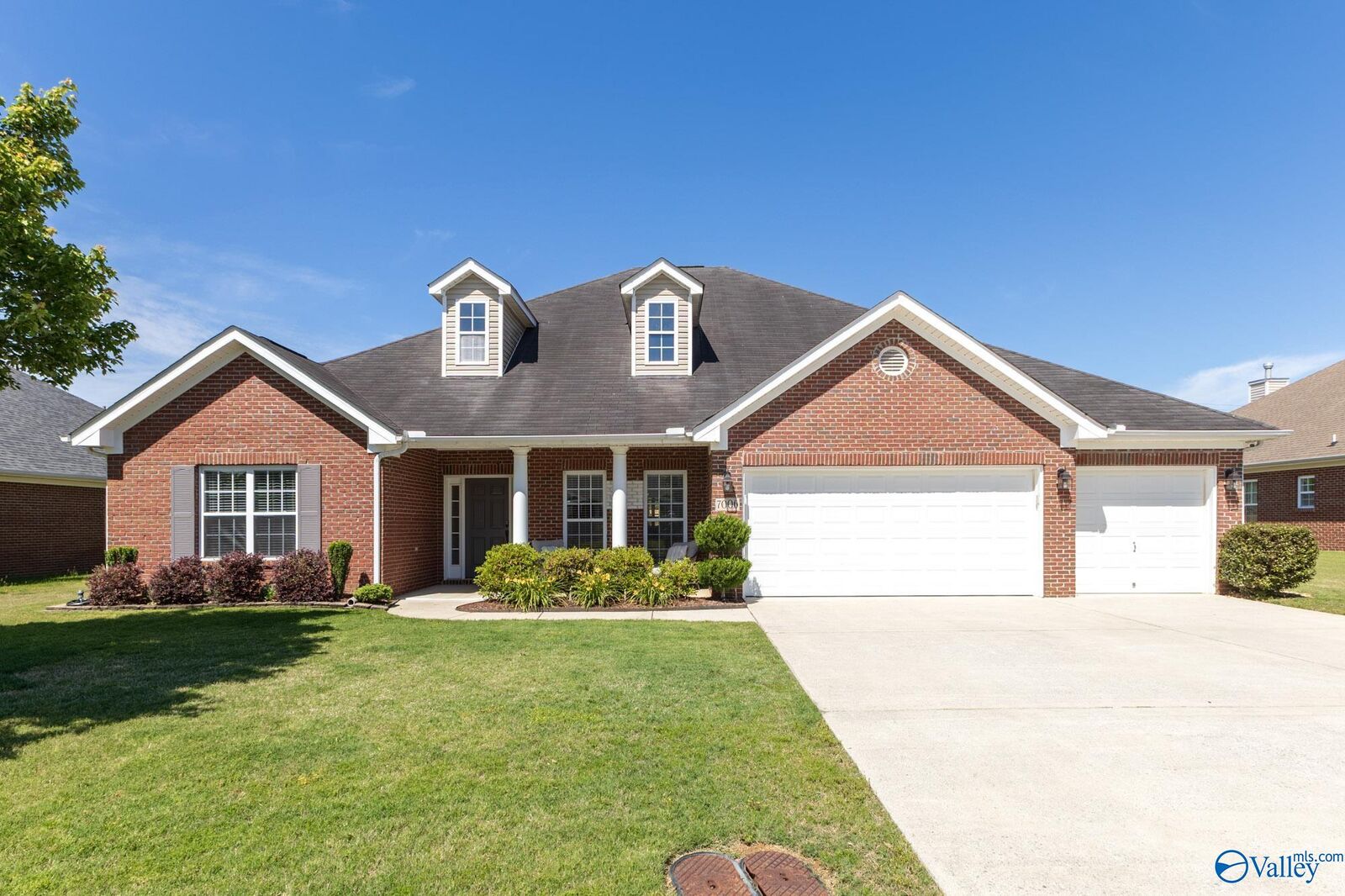 Property Photo:  7006 Freedom Park Circle  AL 35763 