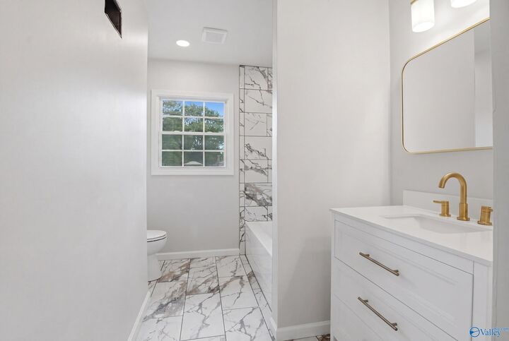 Property Photo:  2908 Hilltop Terrace  AL 35810 