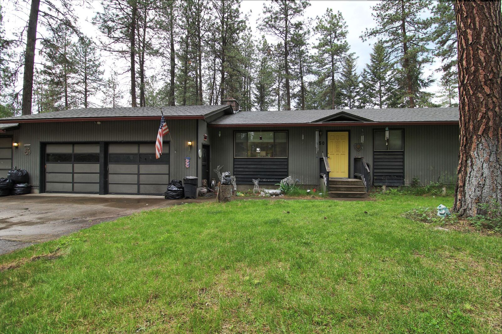 Property Photo:  850 S Pine St  WA 99141 